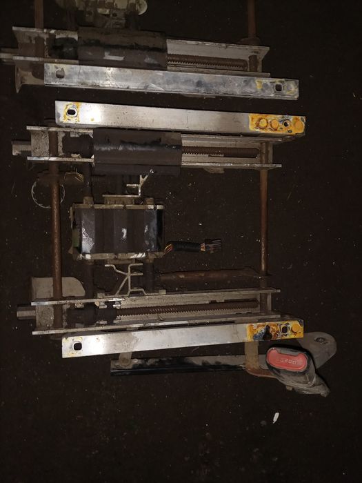 Ford explorer сидіння механізми сидінь