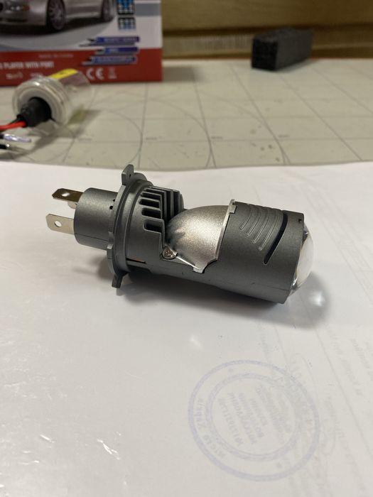 Лампа LED H4 c линзой