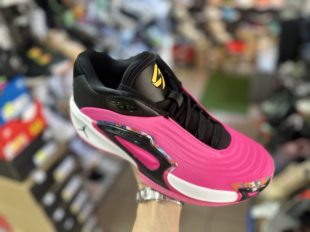 Баскетбольні кросівки Nike Air Jordan Luka 3 ( РОЗМІР 42 )