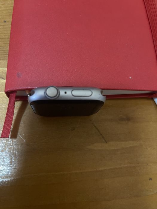 Продам айпл вотч 4/44