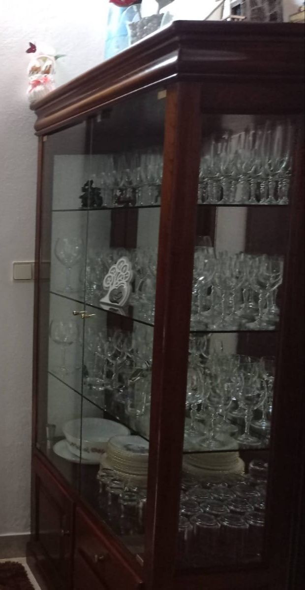 Móvel/cristaleira de sala