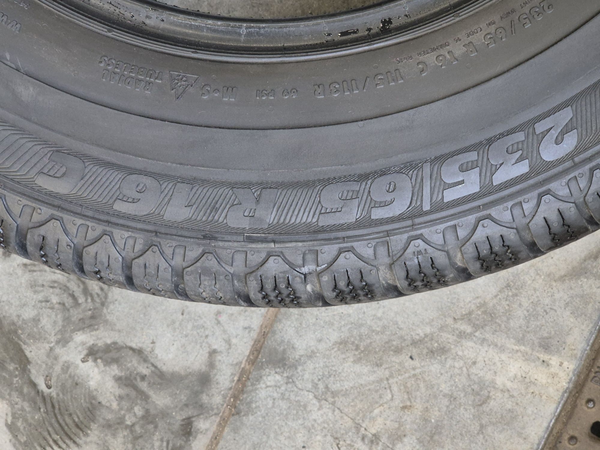 235/65 R16 C Semperit dostawcze