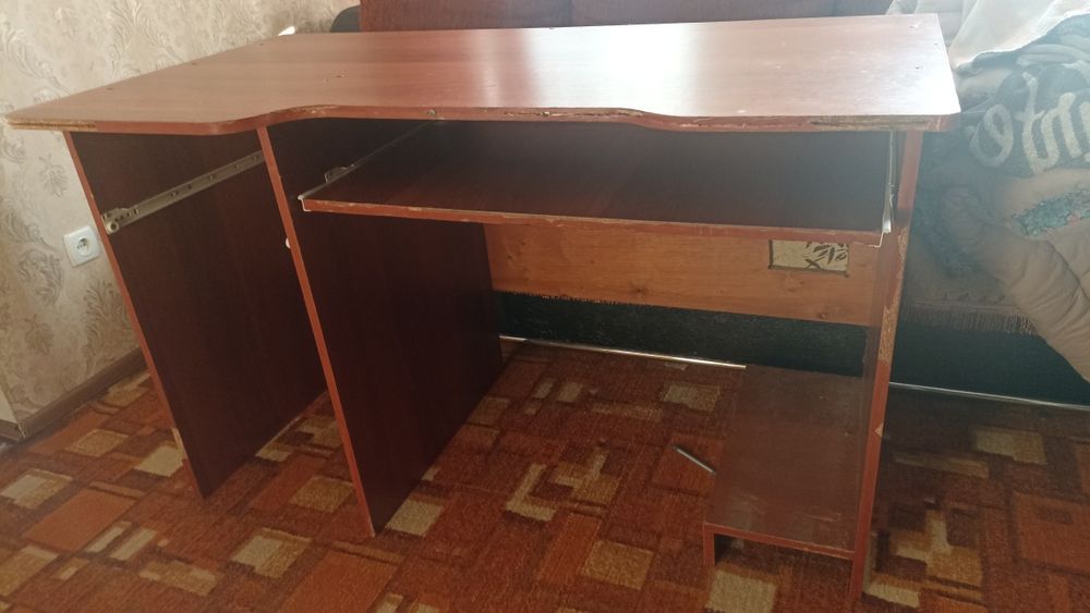 Продам стіл для комп'ютера