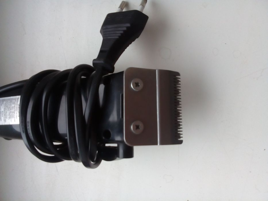 Машинка для стрижки Saturn.