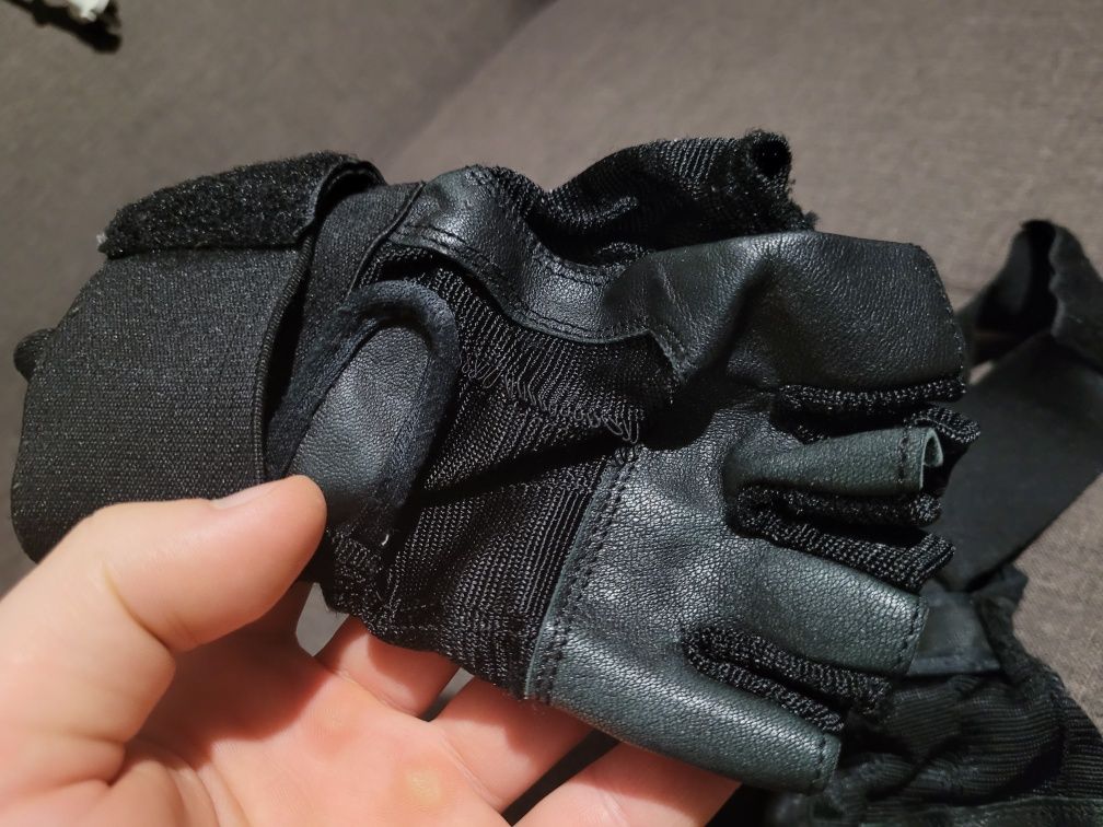 Перчатки для тренажерного зала из Германии кожаные
