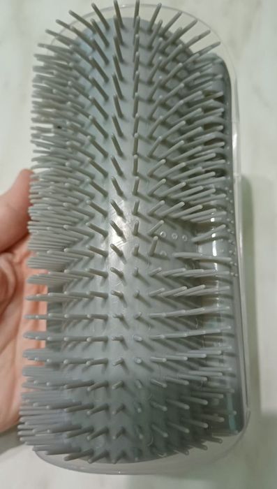 Массажная щетка для кошек.