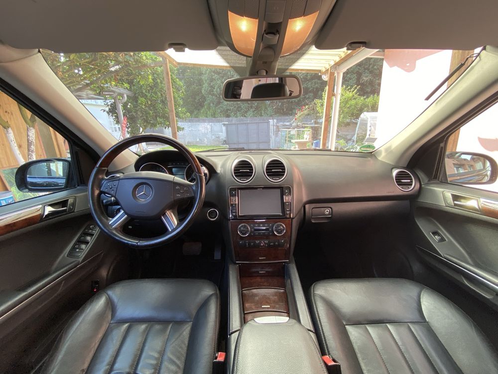 Carro em bom estado ( Mercedes ML 350  V6)