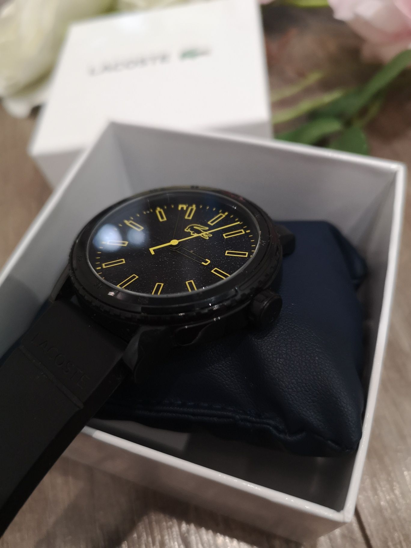 Zegarek Lacoste w pudełku