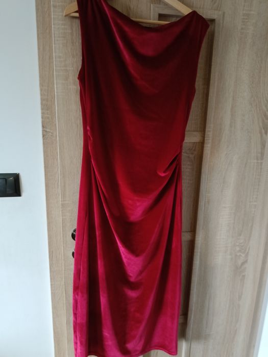 Sukienka długa czerwona