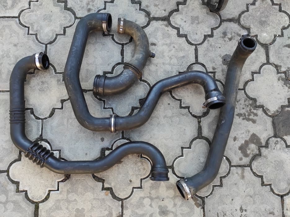 Патрубок интеркулера турбини турбіни трафик trafic vivaro виваро прима