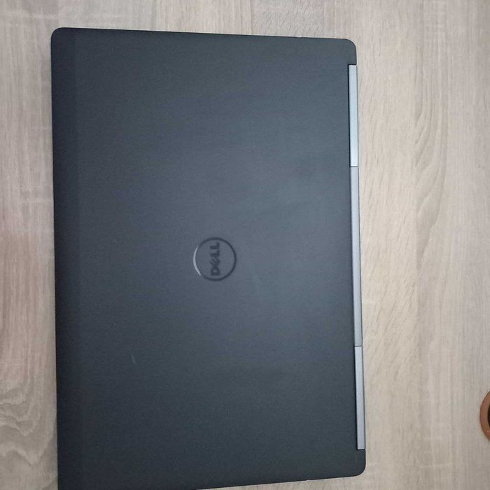 dell precision 7710 1тб/intel core i5/Quadro M5000M/оперативка 8гб