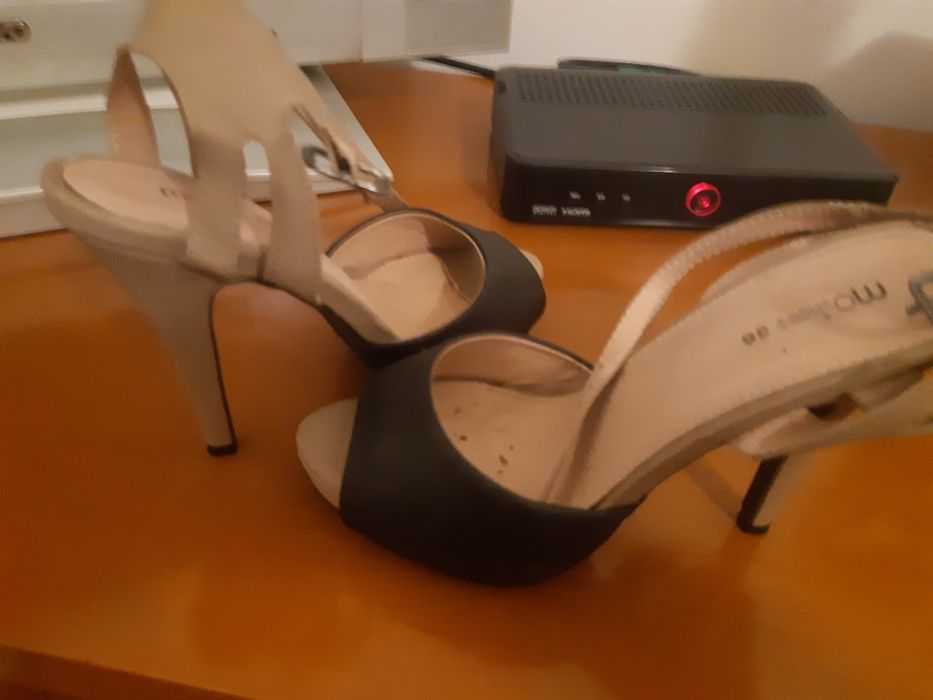 Sandalias de saltp alto novas