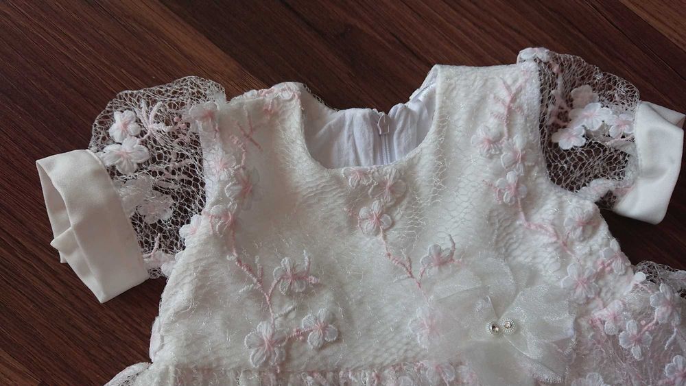 Sukienka do chrztu roz. 68