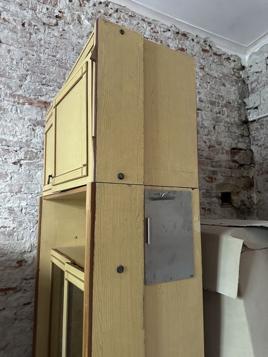 Сервант - шафа з антресоллю