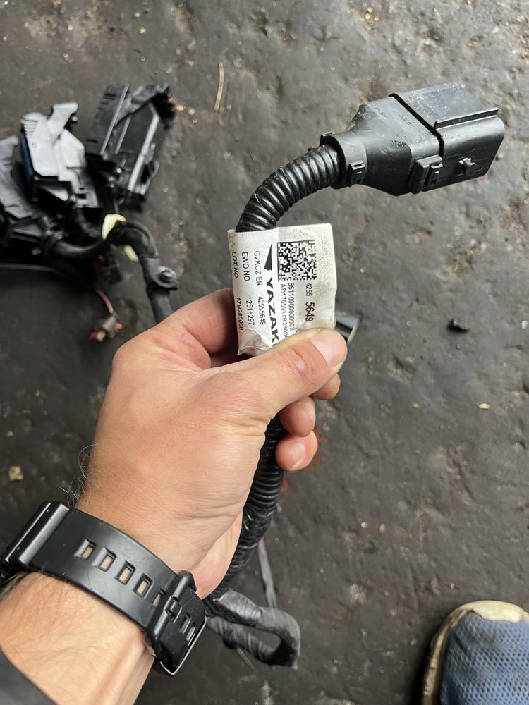 Проводка мотора chevrolet bolt ev 17-21 42555649. 42559513