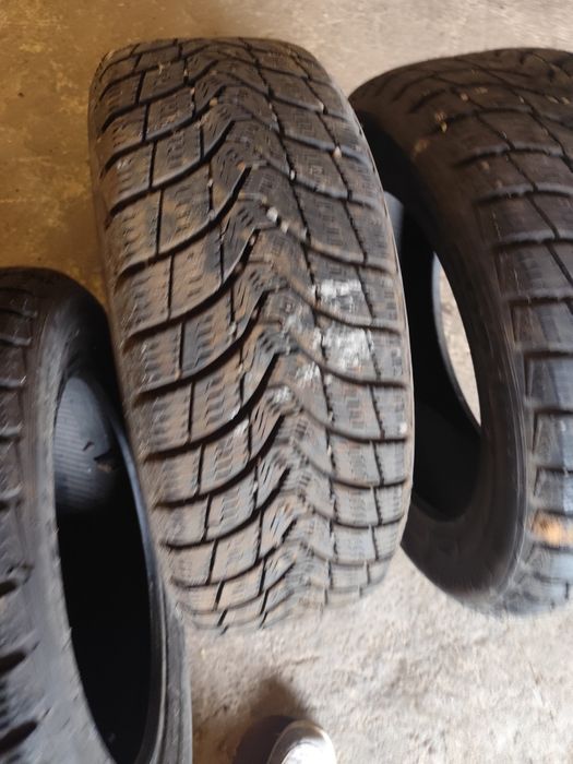 Продам резину р16 215/55