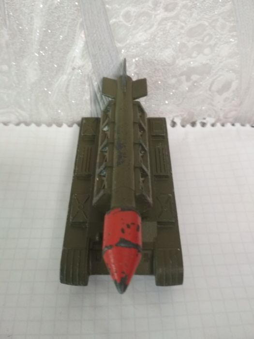 Военная техника.Ракетная установка.