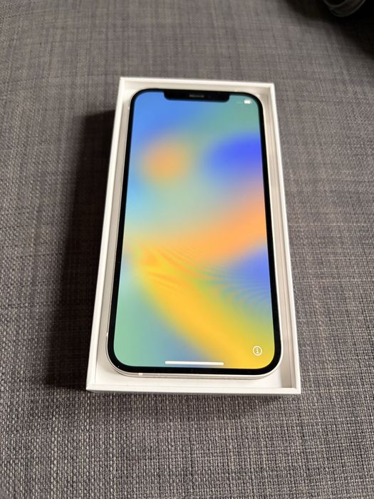 Iphone 12 biały 128gb używany z oryginalnym pudelkiem