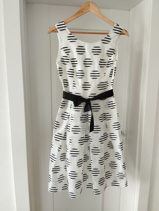 Biała sukienka w granatowe grochy  rozm S/M /38