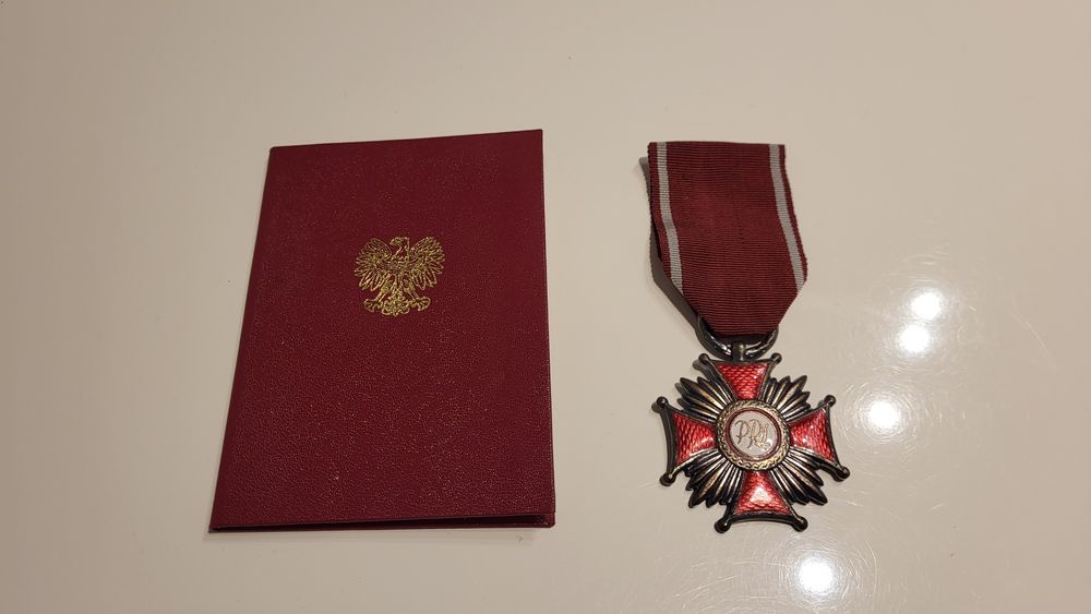 Srebrny krzyż zasługi z legitymacją nadania