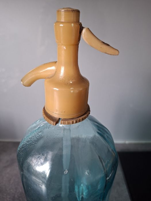 Szklany, turkusowy syfon