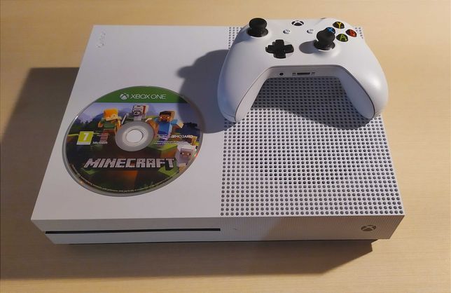 Xbox One S 1 TB + Pad + Minecraft.