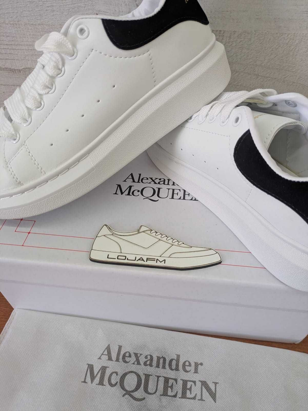 Sapatilhas Alexander McQueen brancas, novas