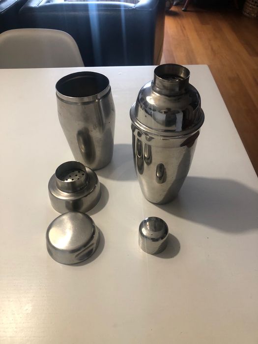 Frapes em plastico e inox e shakers e balde gelo