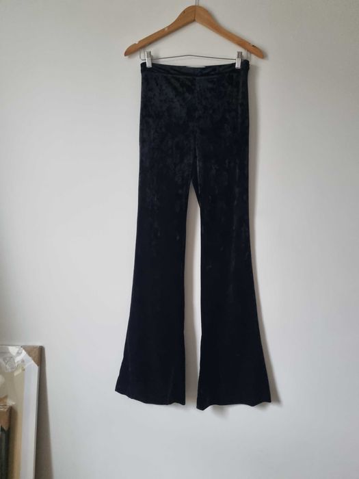Damskie czarne spodnie welurowe dzwony szerokie nogawki Zara