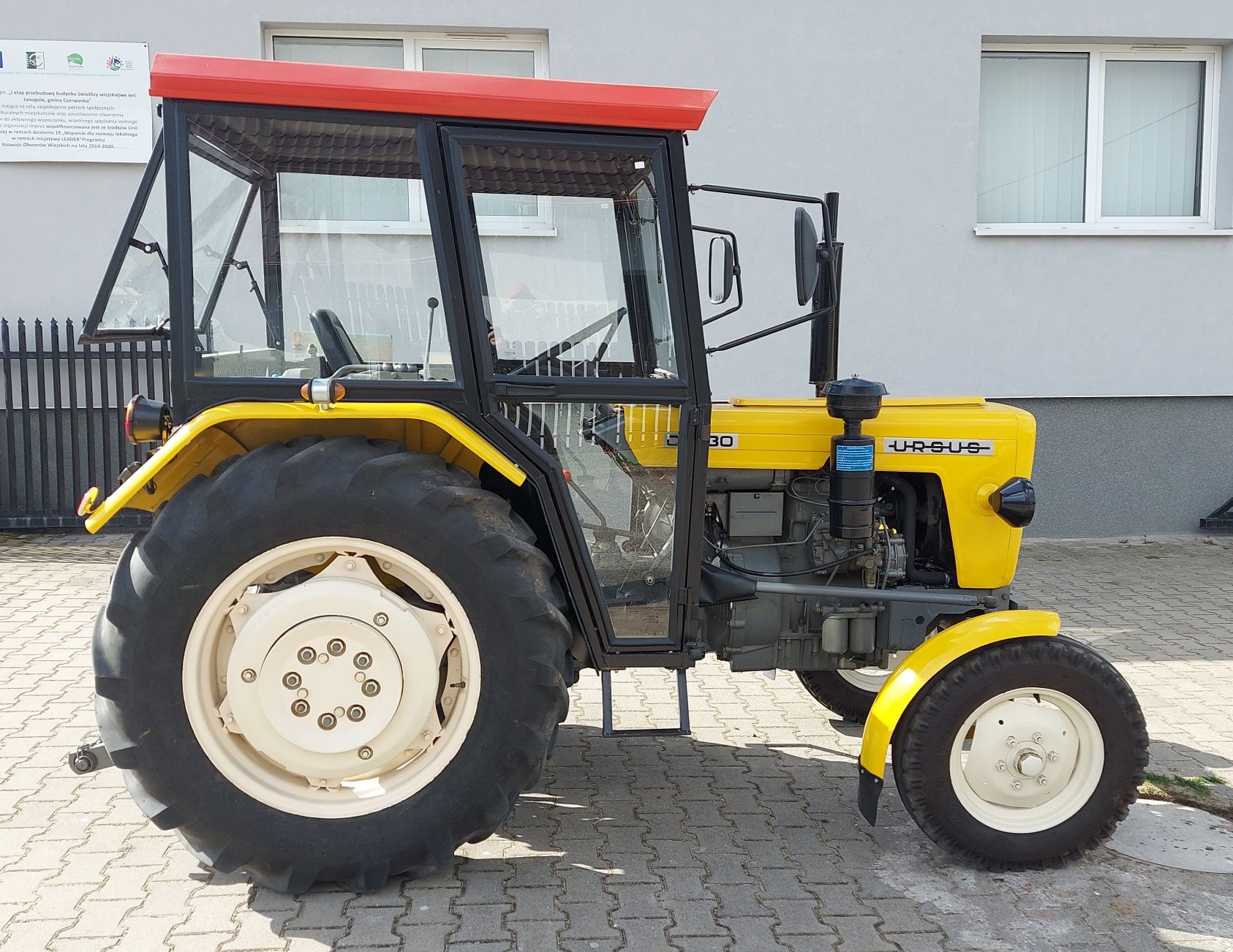 Ursus C330 z kabiną ciągnik traktor c-330