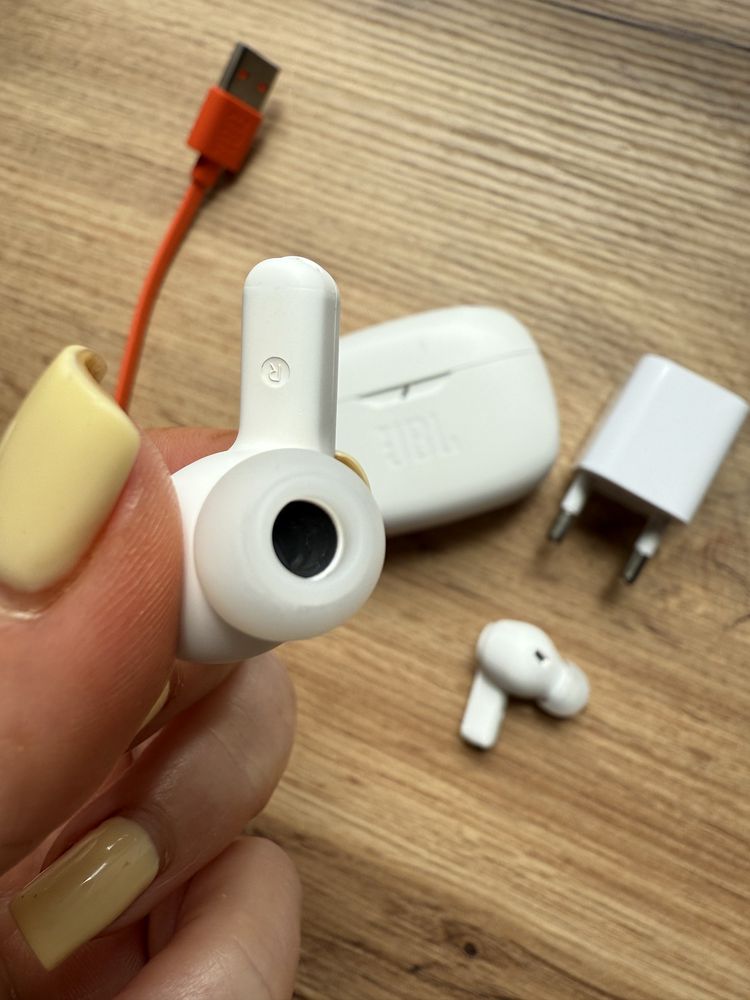 Бездротові навушники JBL Wave Beam TWS White