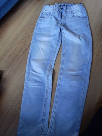 Fajne jeansy chłopięce Reserved 146 cm niebieskie jasne