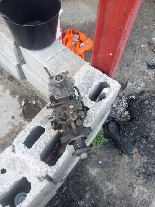 Vendo bomba injetora Ford Transit