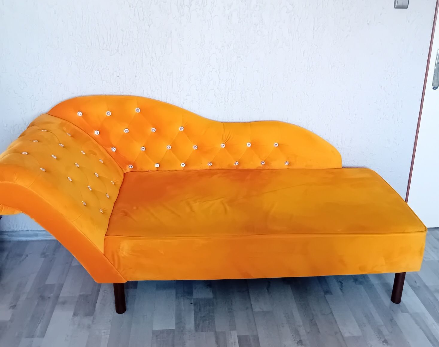 Meble sofa z kryształkami