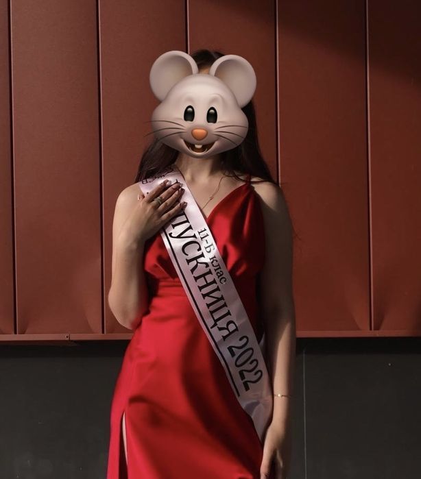 Сукня червона атласна