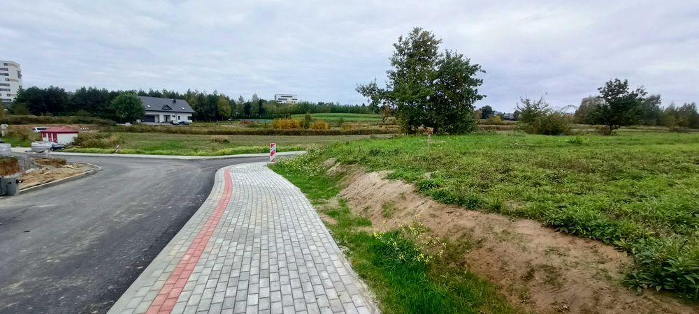 Atrakcyjna !!! Działka Budowlana !!  na os. Skorodeckiego w Ropczycach