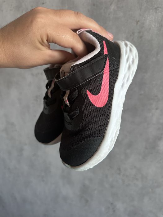 Кросівки для дівчинки Nike