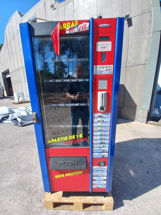 3 Máquinas de Vending – Funcionam perfeitamente