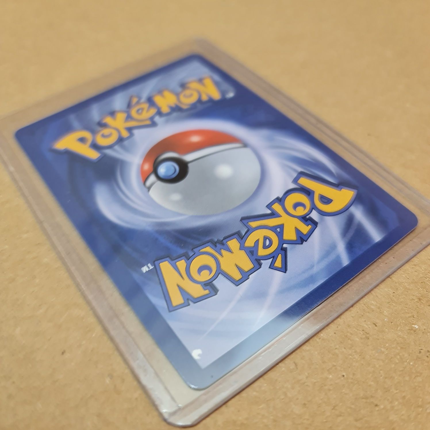 Carta Pokémon Victory Orb - Capa Protetora Incluída