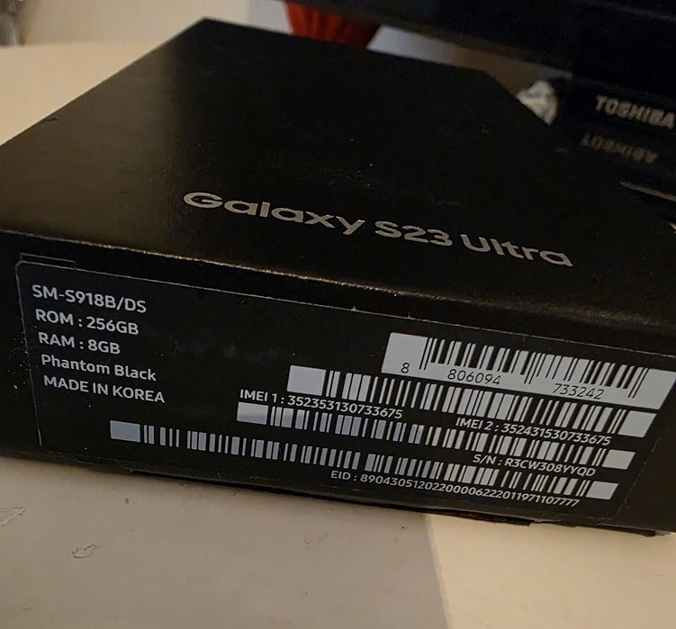 Samsung Galaxy S23 Ultra - 256GB / 8GB