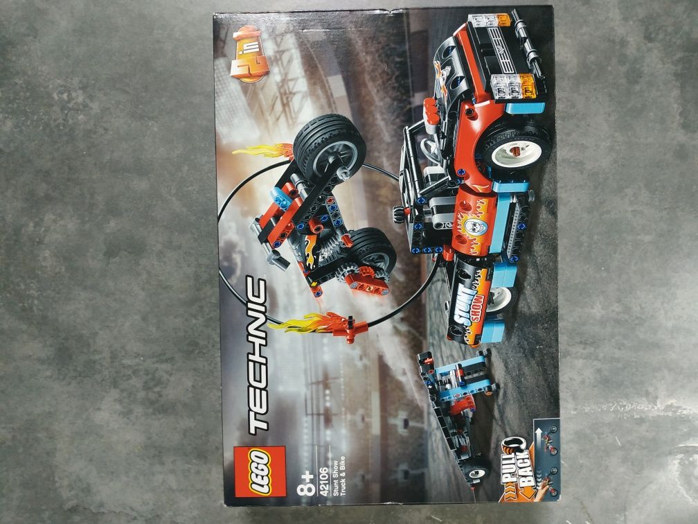 LEGO TECHNIC 42106 Furgonetka i motocykl kaskaderski