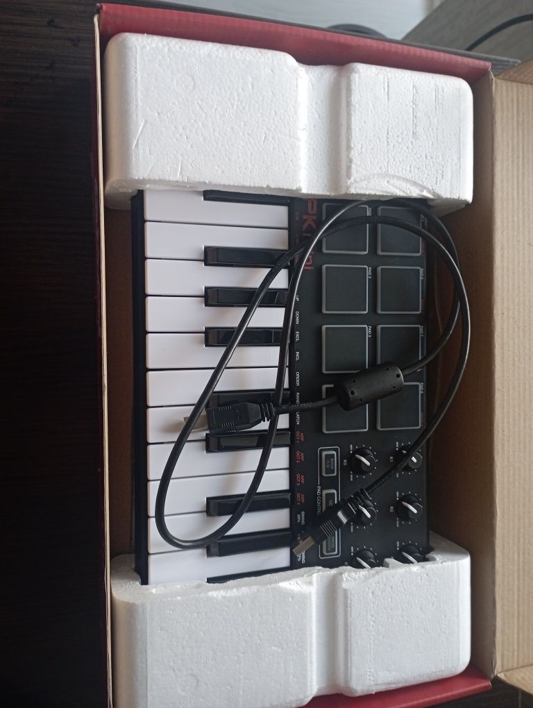Midi клавіатура Akai MPK Mini MK2