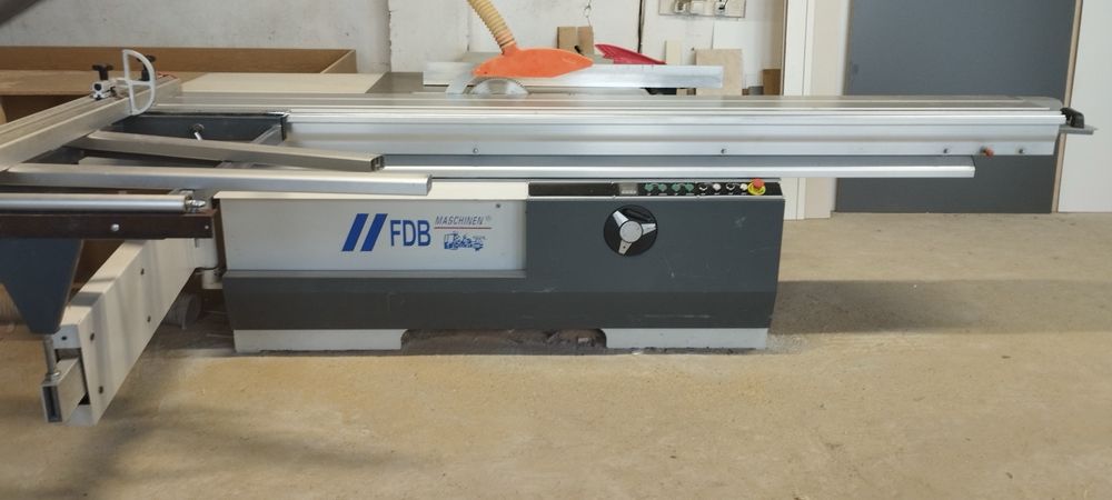 Форматно - розкрійний станок FDB FR45ZS