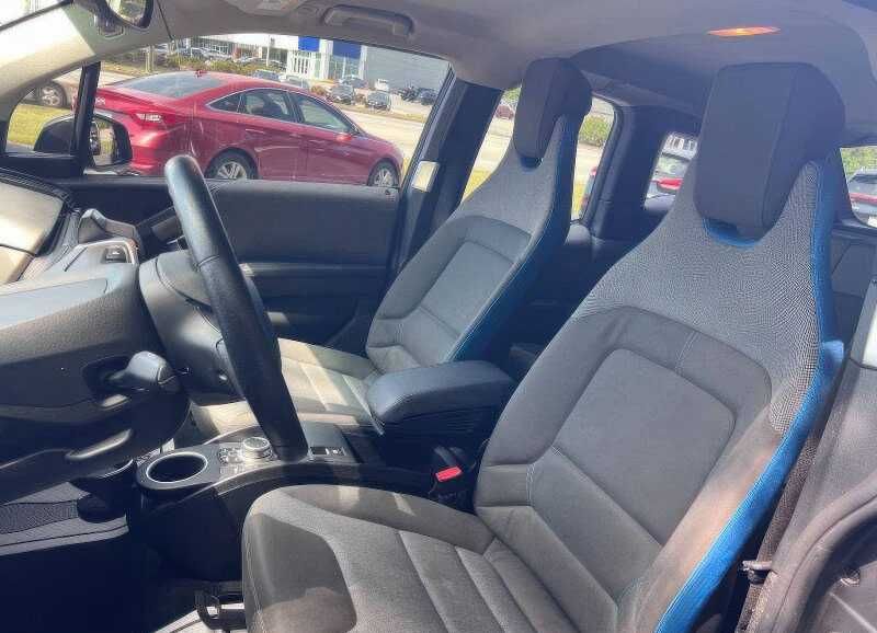 2019    BMW   i3