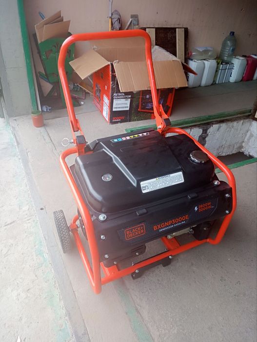 Бензиновий генератор Black+Decker BXGNP3000E 2600/3000 W