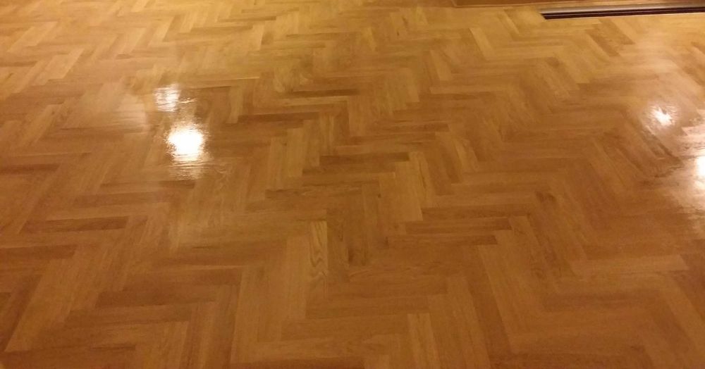 Cyklinowanie bezpyłowe podłóg, wolne terminy. Tanio