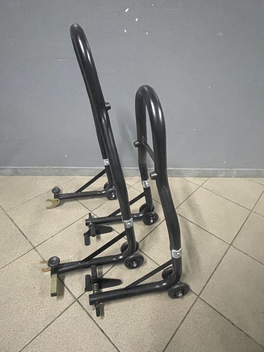Stojaki motocyklowe stan bardzo dobry