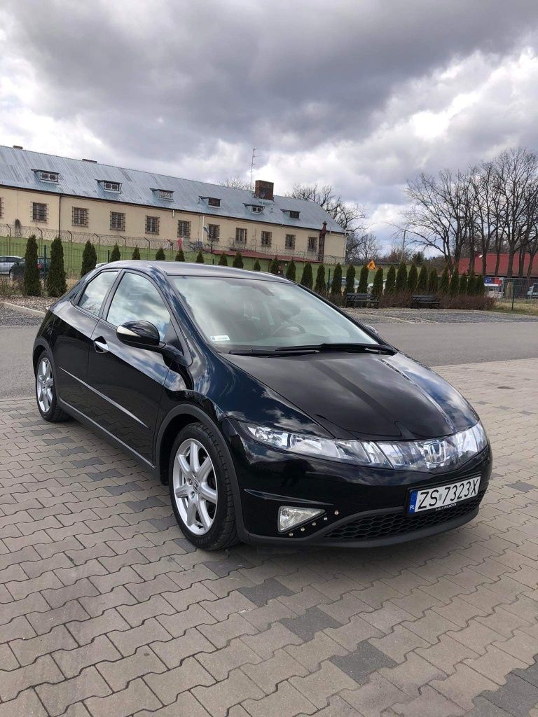 Honda Civic VIII Ufo 1.8 Sport