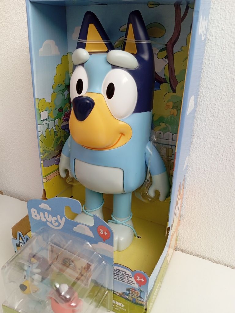 Bluey - Boneco com 25 cms + Bluey & Tea Time
