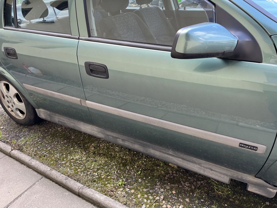 Części Opel Astra G 1.6 16V 2.0 D automat klapa chłodnice drzwi  Z 373